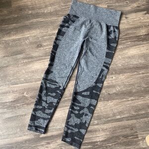 NWOT Maxxim size large leggings
